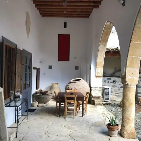 The Six Arches Mansion - The 